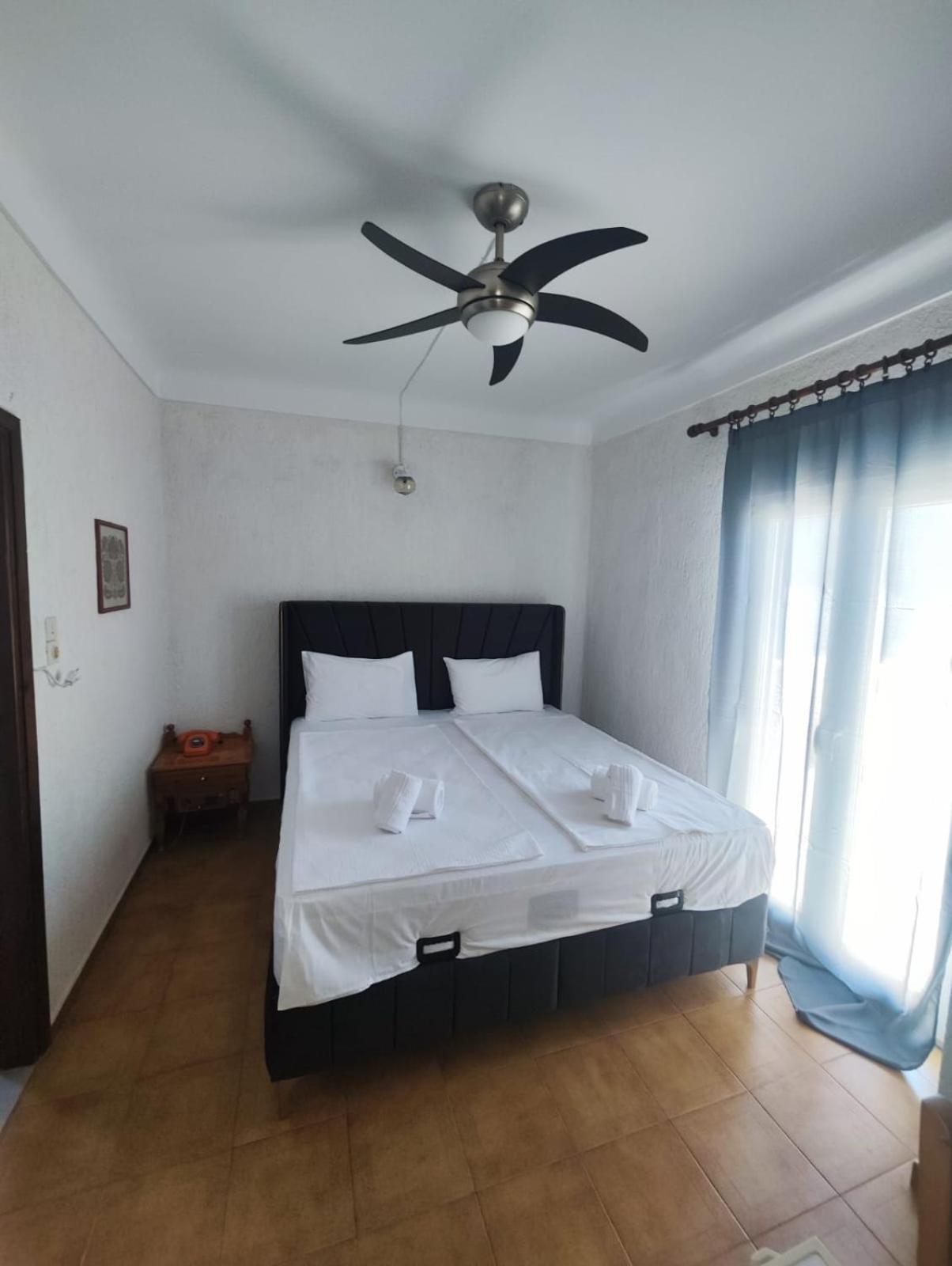 Hotel Ireon Beach Samos Town Exterior foto